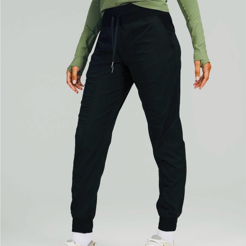 Lululemon dance studio mid rise jogger black size 4